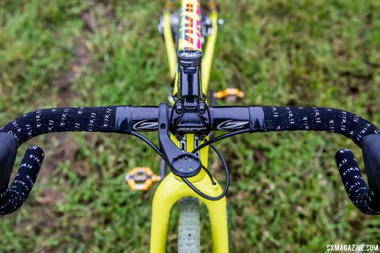 Zipp also provides the handlebar, stem, and headset spacers. Electronics sponsor Wahoo uses its own out front mount. Jeremy Powers' 2017 Pan-Ams Focus Mares. © D. Perker / Cyclocross Magazine