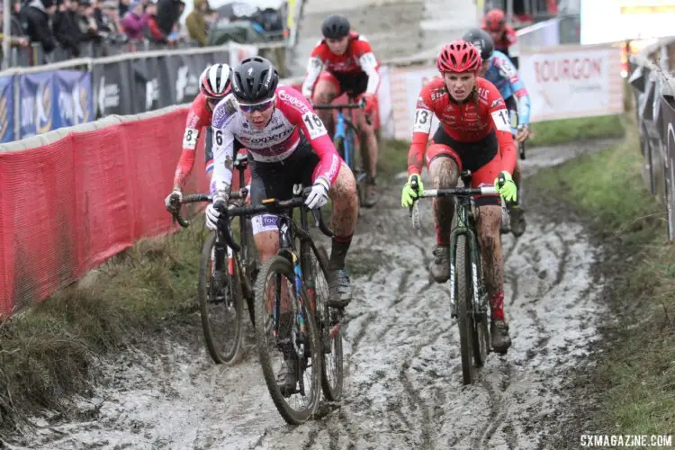 Riding in the mud came back to Thalita de Jong, just like riding a bike. 2018 GP Sven Nys Baal. © B. Hazen / Cyclocross Magazine