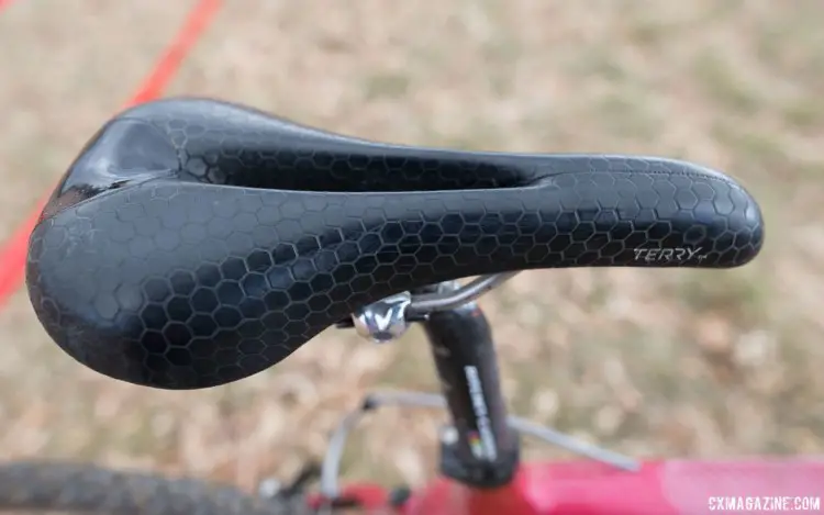 terry fly carbon saddle