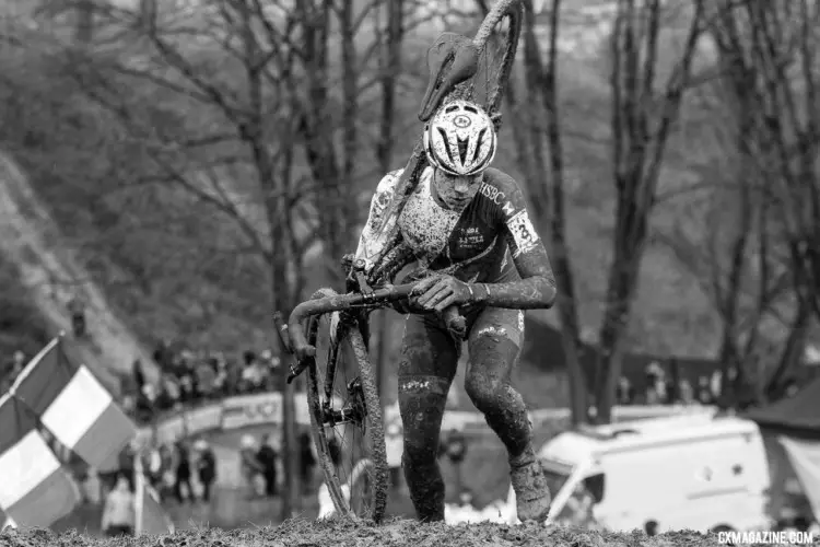 Ben Tulett charges up the run-up. Junior Men. 2018 UCI Cyclocross World Championships, Valkenburg-Limburg, The Netherlands. © Bart Hazen / Cyclocross Magazine