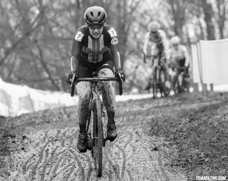 Emma White started fast and sat in thrid for the first lap. U23 Women. 2018 UCI Cyclocross World Championships, Valkenburg-Limburg, The Netherlands. © Bart Hazen / Cyclocross Magazine