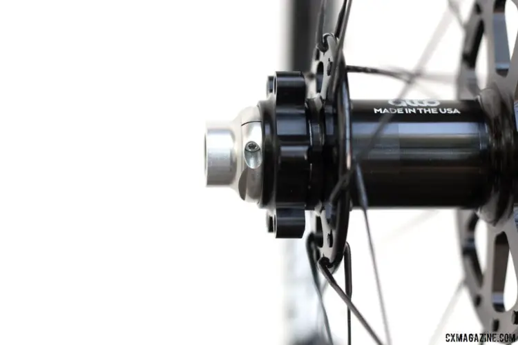 Alto Cycling's alloy AMX29 cyclocross / gravel disc brake wheels utilize a one-piece axle that is swappable for different axle configurations (QR, different thru axle sizes). © Cyclocross Magazine