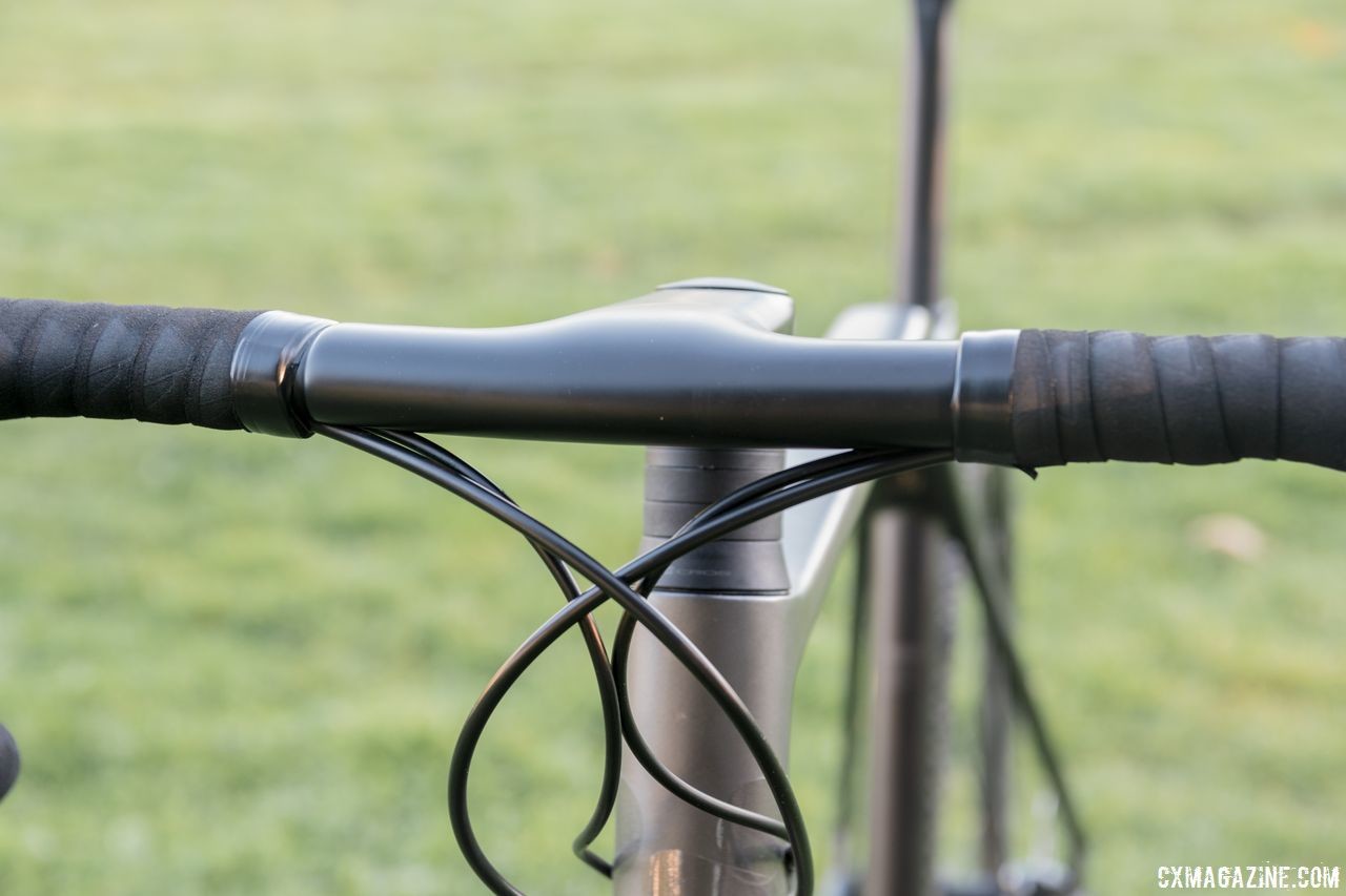 The sleek flat handlebar profile provides a comfortable top hand position. Canyon Inflite CF SLX 9.0 Cyclocross Bike. © C. Lee / Cyclocross Magazine