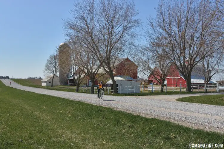 Barns were aplenty on the Trans Iowa route. 2018 Trans Iowa Gravel Race. © Jon Duke / Cyclocross Magazine