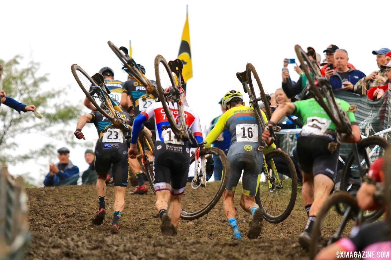 Riders sprint up Mt. Krumpit. 2018 Jingle Cross Day 3, Sunday. © D. Mable / Cyclocross Magazine