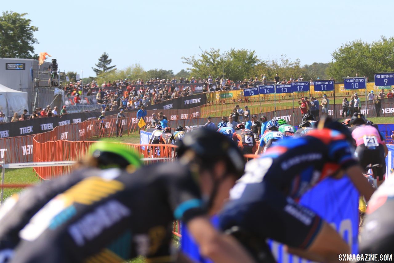 Start of the Men's race. 2018 World Cup Waterloo. © D. Mable / Cyclocross Magazine