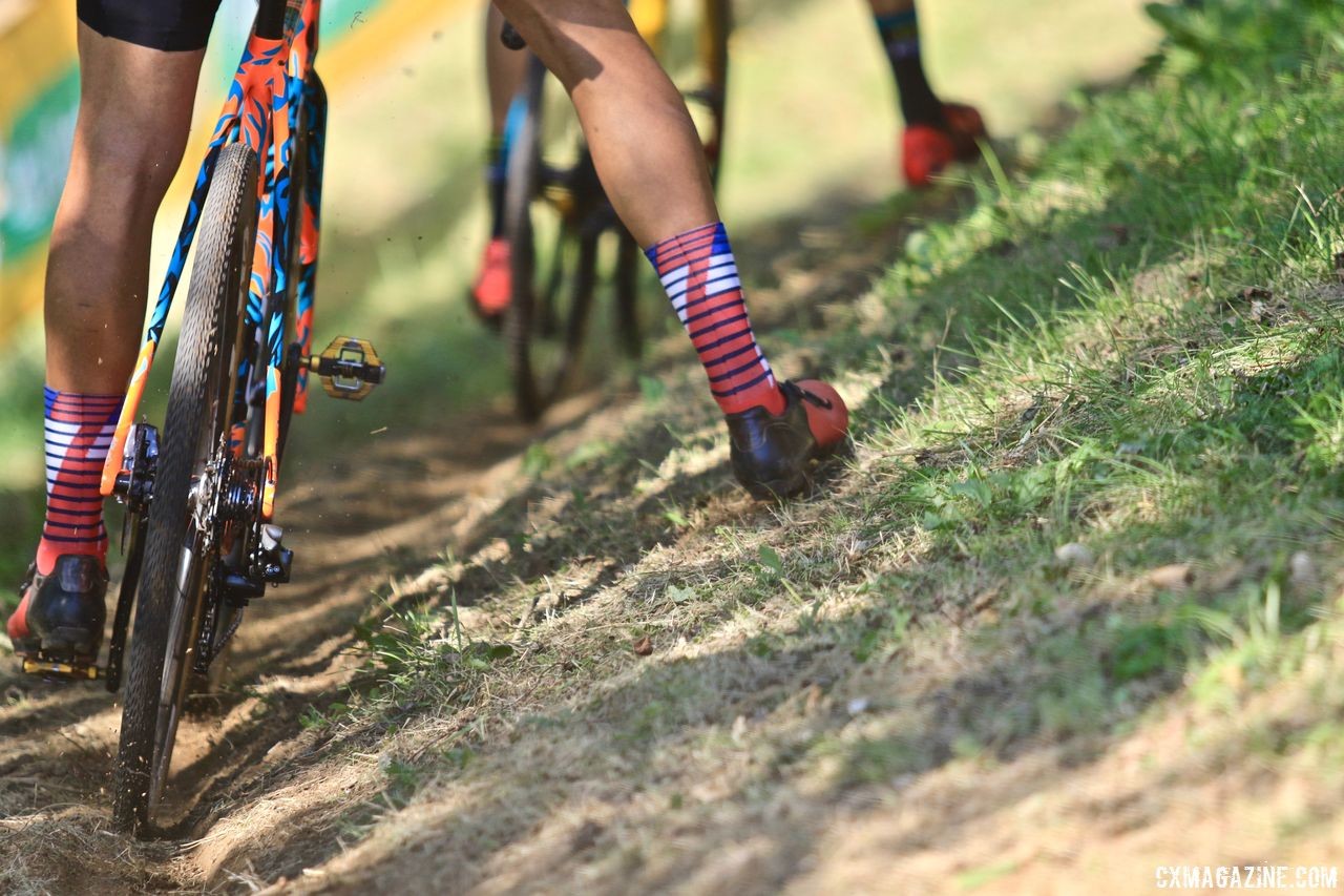 Riders try to stay balanced on one of the off-cambers. 2018 World Cup Waterloo. © D. Mable / Cyclocross Magazine