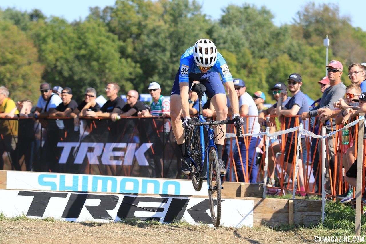 Jack Kisseberth hops the barriers. 2018 World Cup Waterloo. © D. Mable / Cyclocross Magazine