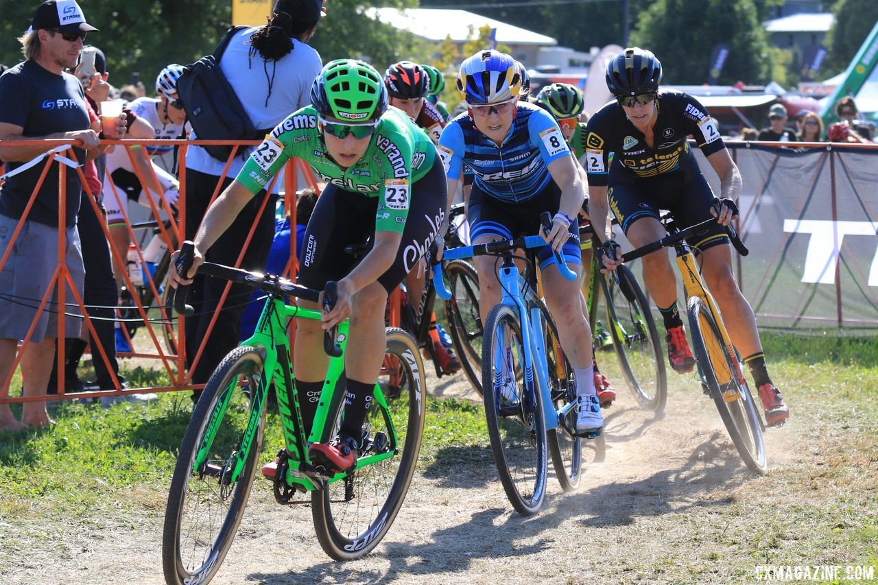 Maud Kaptheijns led early in the race. 2018 World Cup Waterloo. © D. Mable / Cyclocross Magazine