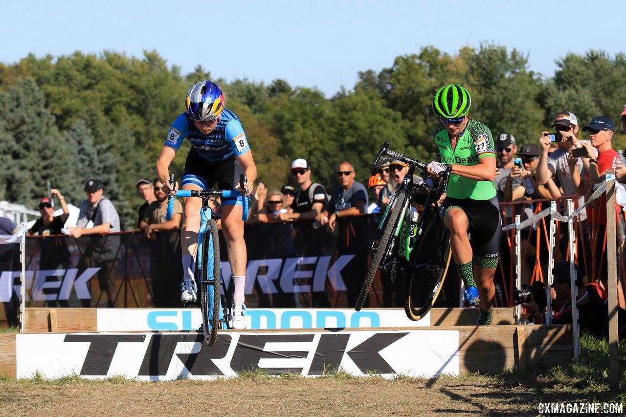 Ellen Noble had a legendary battle against Marianne Vos last year in Waterloo. 2018 World Cup Waterloo. © D. Mable / Cyclocross Magazine