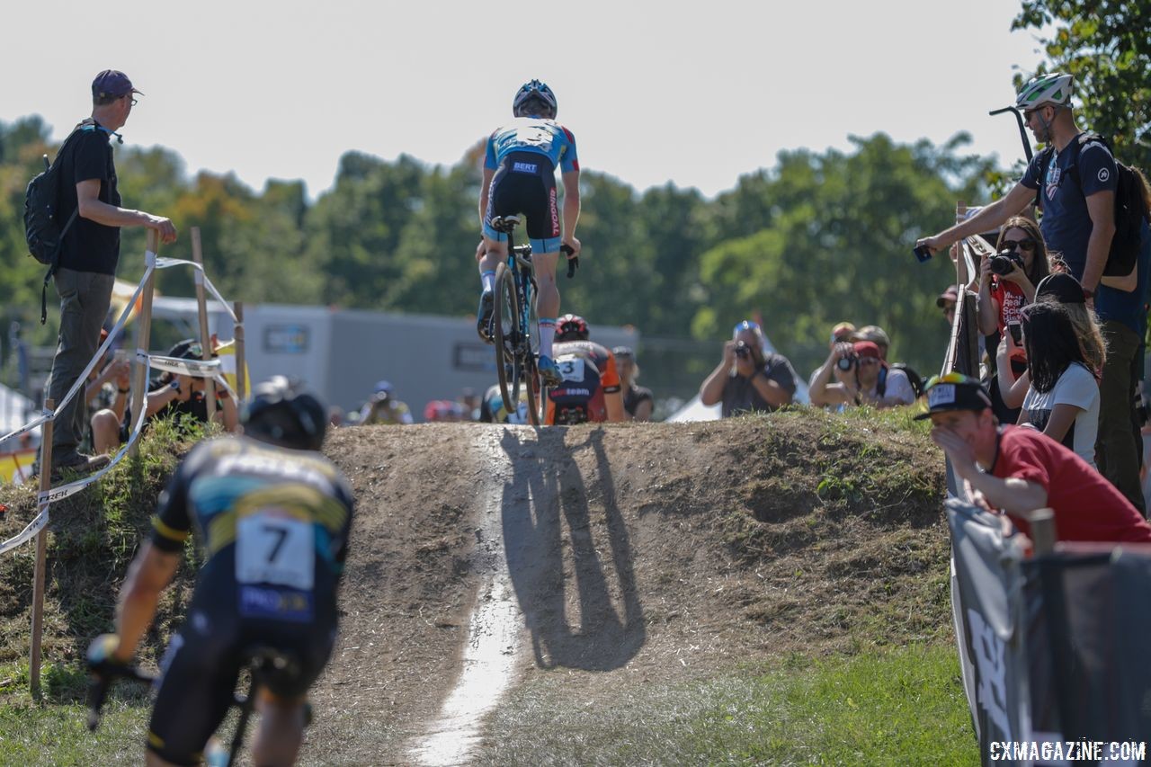 Eli Iserbyt heads over a small mound on the course. 2018 World Cup Waterloo. © R. Clark / Cyclocross Magazine