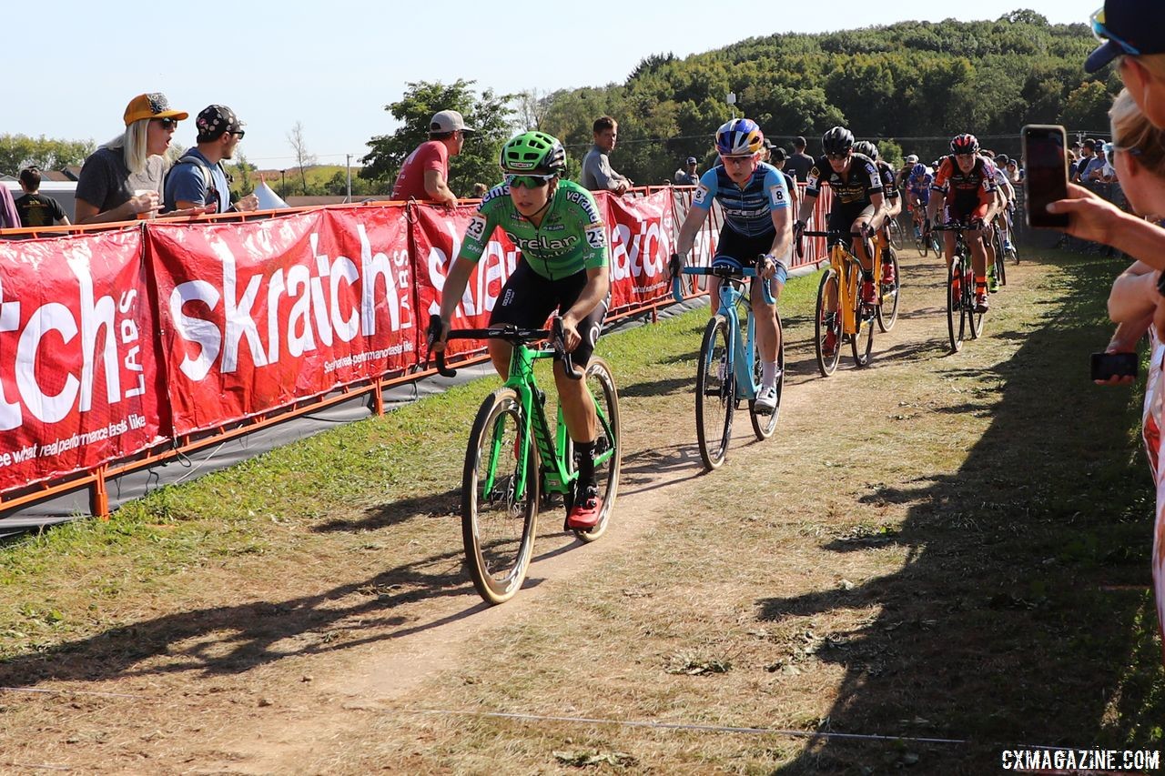 Maud Kaptheijns led early in Lap 1. 2018 World Cup Waterloo. © R. Clark / Cyclocross Magazine