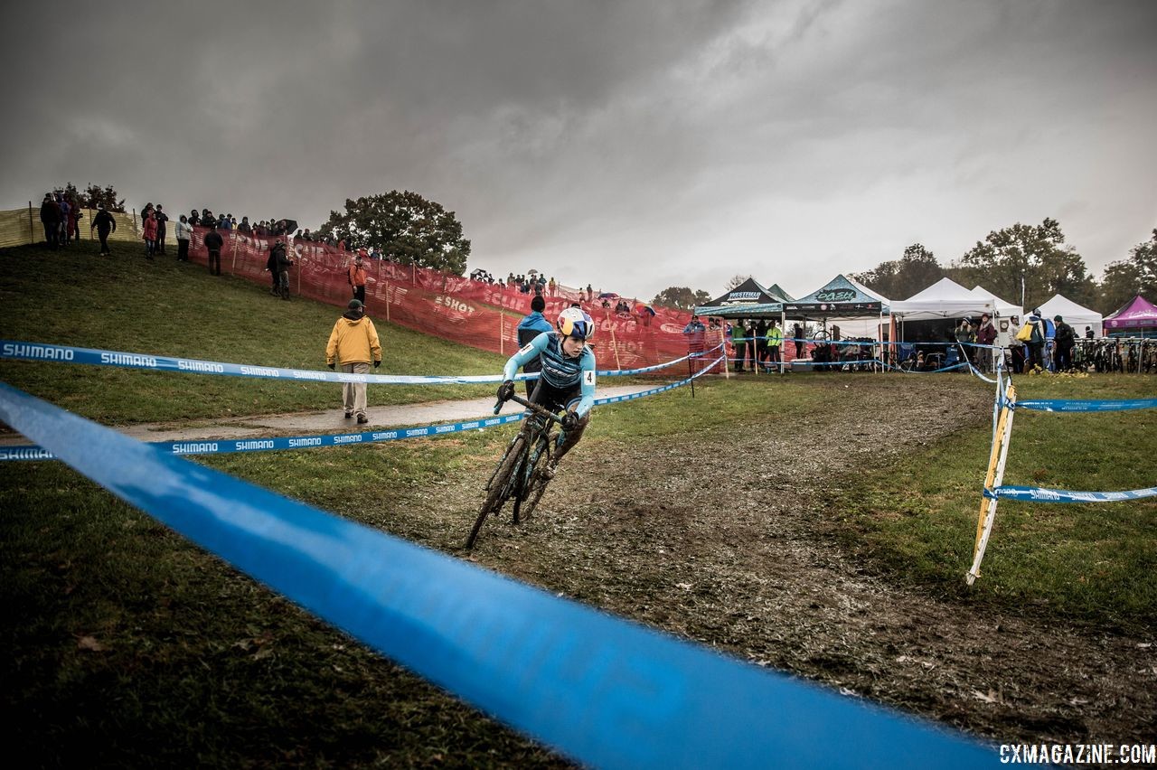 Ellen Noble got a gap and held it for the win. 2018 Cincinnati Cyclocross Day 1. © Greg Davis