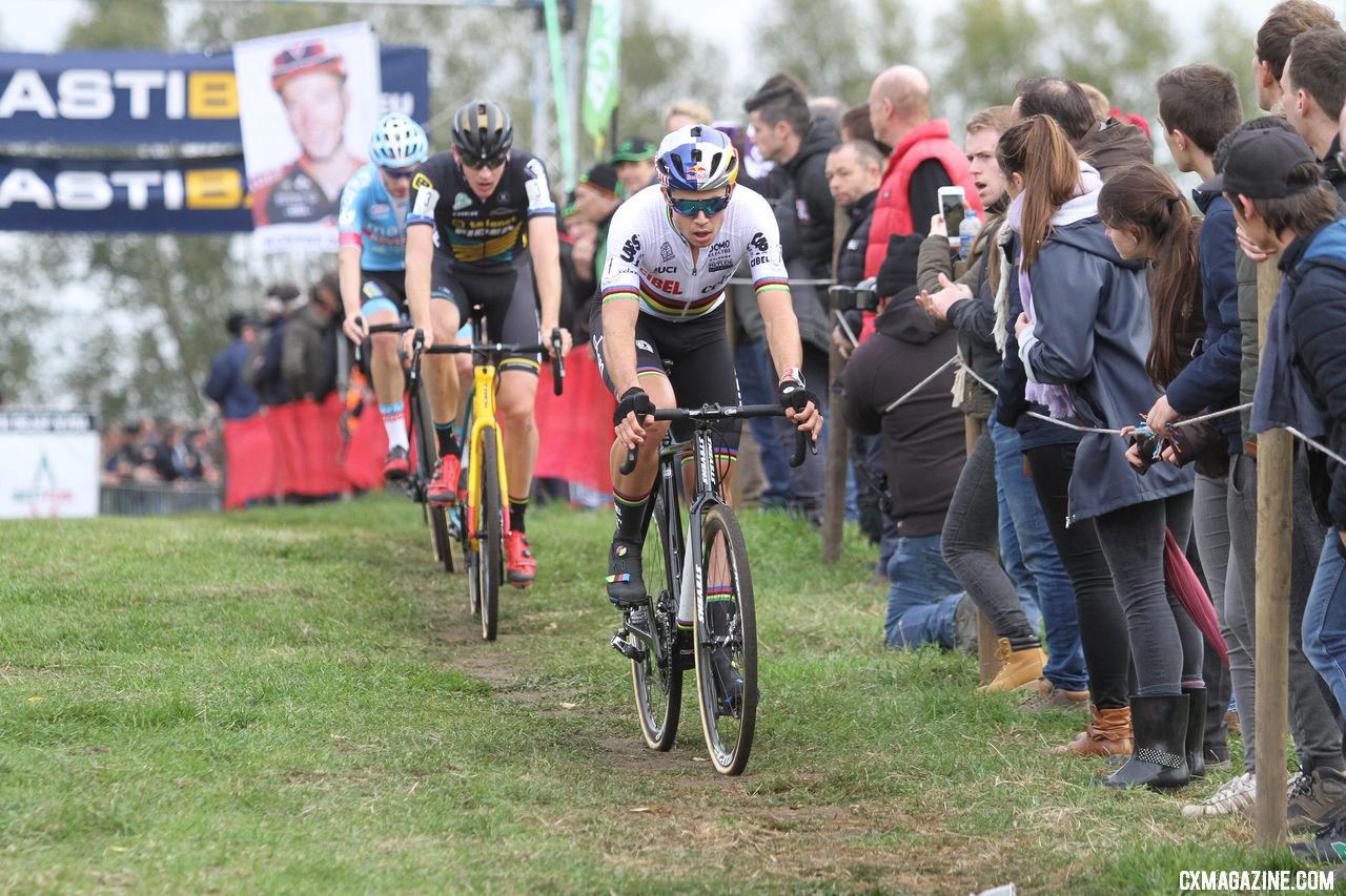 Toon Aerts Topples Favorites, Conquers Cobbles at 2018 Koppenbergcross ...