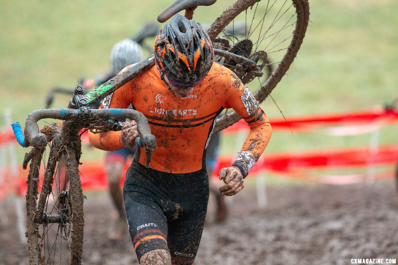 Stierwalt on his way to sixth. Junior Men 17-18. 2018 Cyclocross National Championships, Louisville, KY. © A. Yee / Cyclocross Magazine