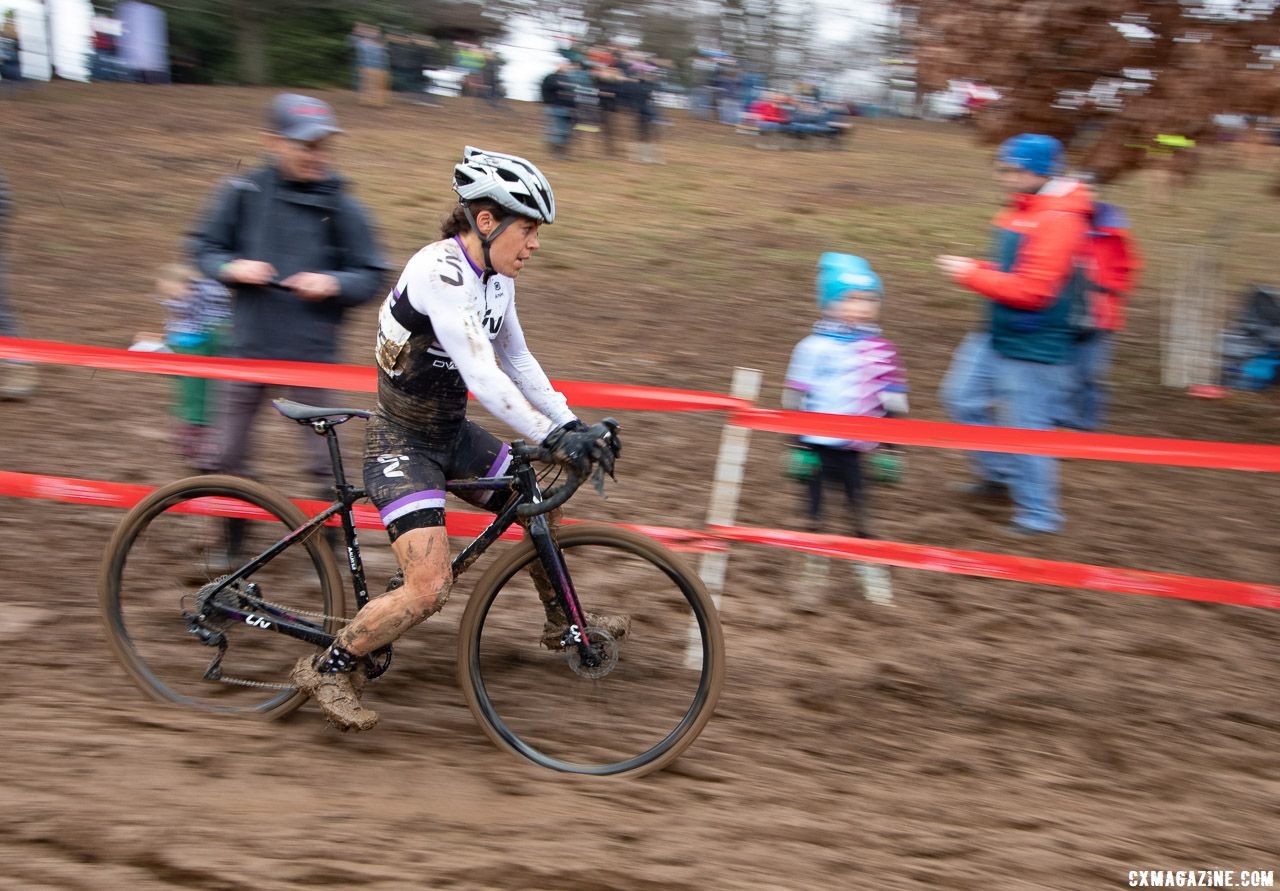 Crystal Anthony took the descent on the top tube. Elite Women. 2018 Cyclocross National Championships, Louisville, KY. © A. Yee / Cyclocross Magazine