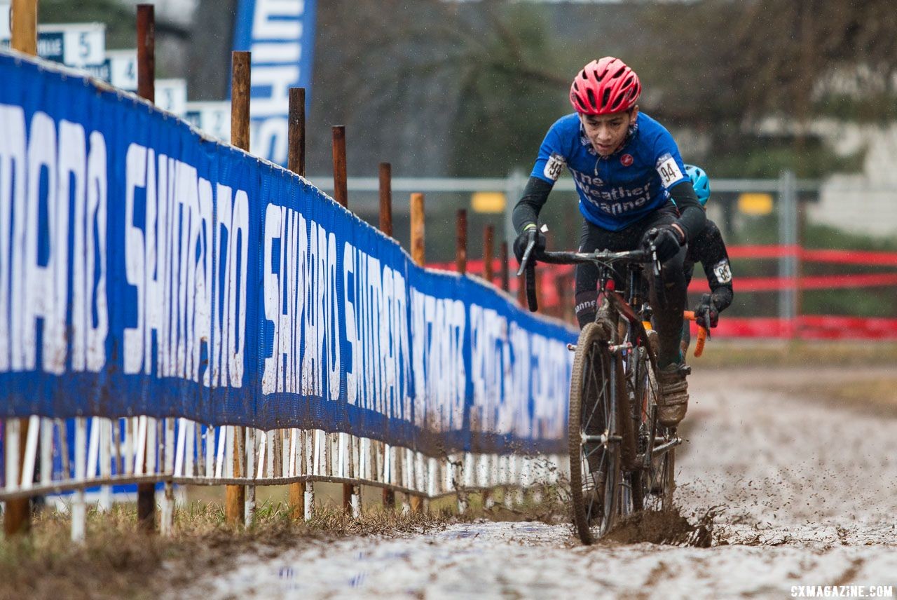 Frazier followed a wheel into pit 2. He would go solo to win. Junior Men 11-12. 2018 Cyclocross National Championships, Louisville, KY. © A. Yee / Cyclocross Magazine