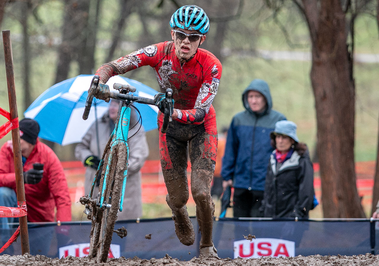 Gallegeo ran his way to victory in Louisville. Junior Men 15-16. 2018 Cyclocross National Championships, Louisville, KY. © A. Yee / Cyclocross Magazine