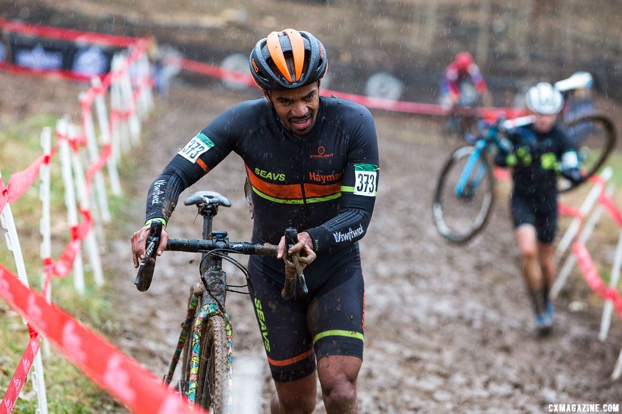 Kimani Nielson pushes through one of the many running sections. Masters Men 40-44. 2018 Cyclocross National Championships, Louisville, KY. © K. Baumgardt / Cyclocross Magazine