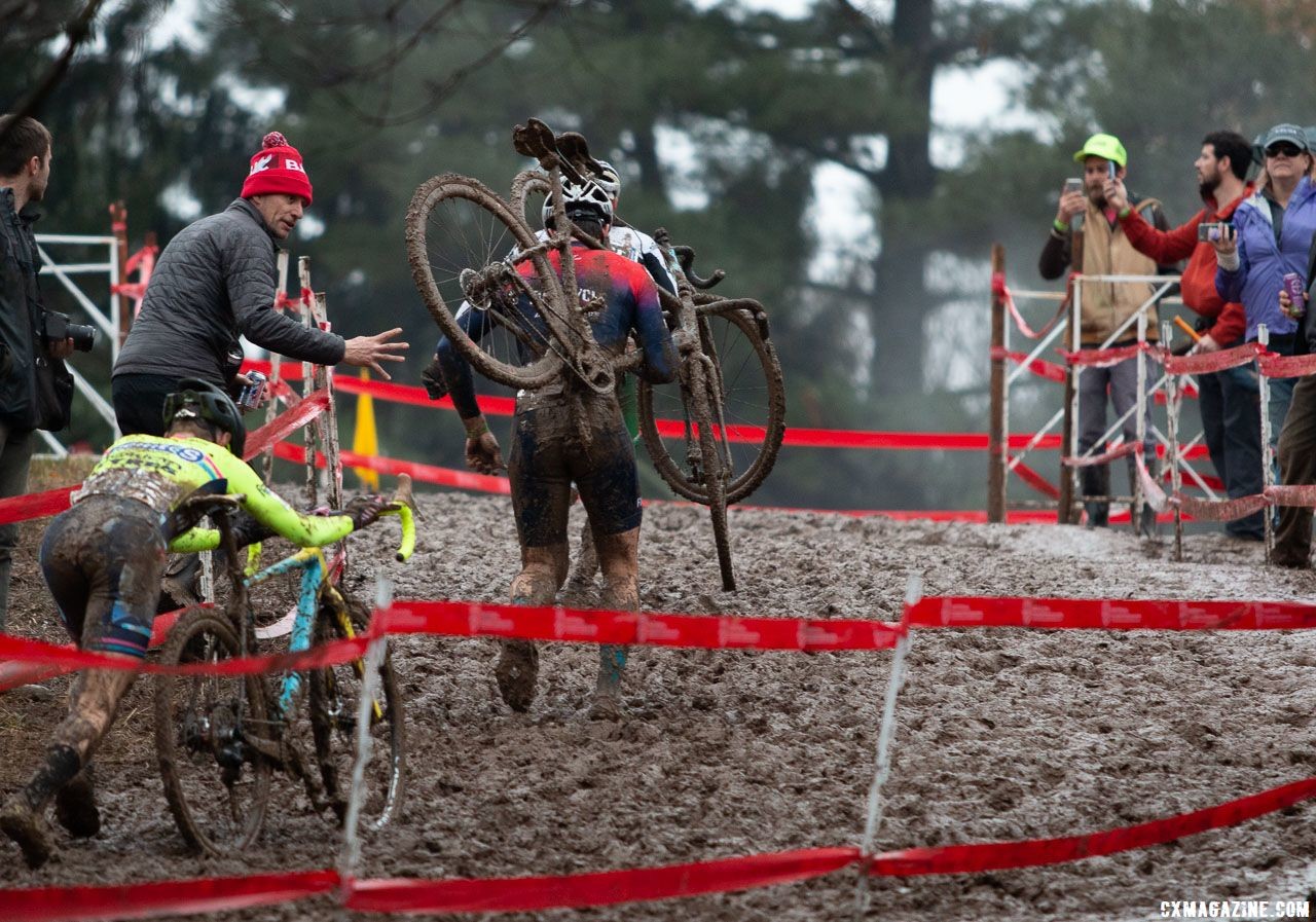 Deep mud made for difficult but obligate running. Singlespeed Men. 2018 Cyclocross National Championships, Louisville, KY. © A. Yee / Cyclocross Magazine