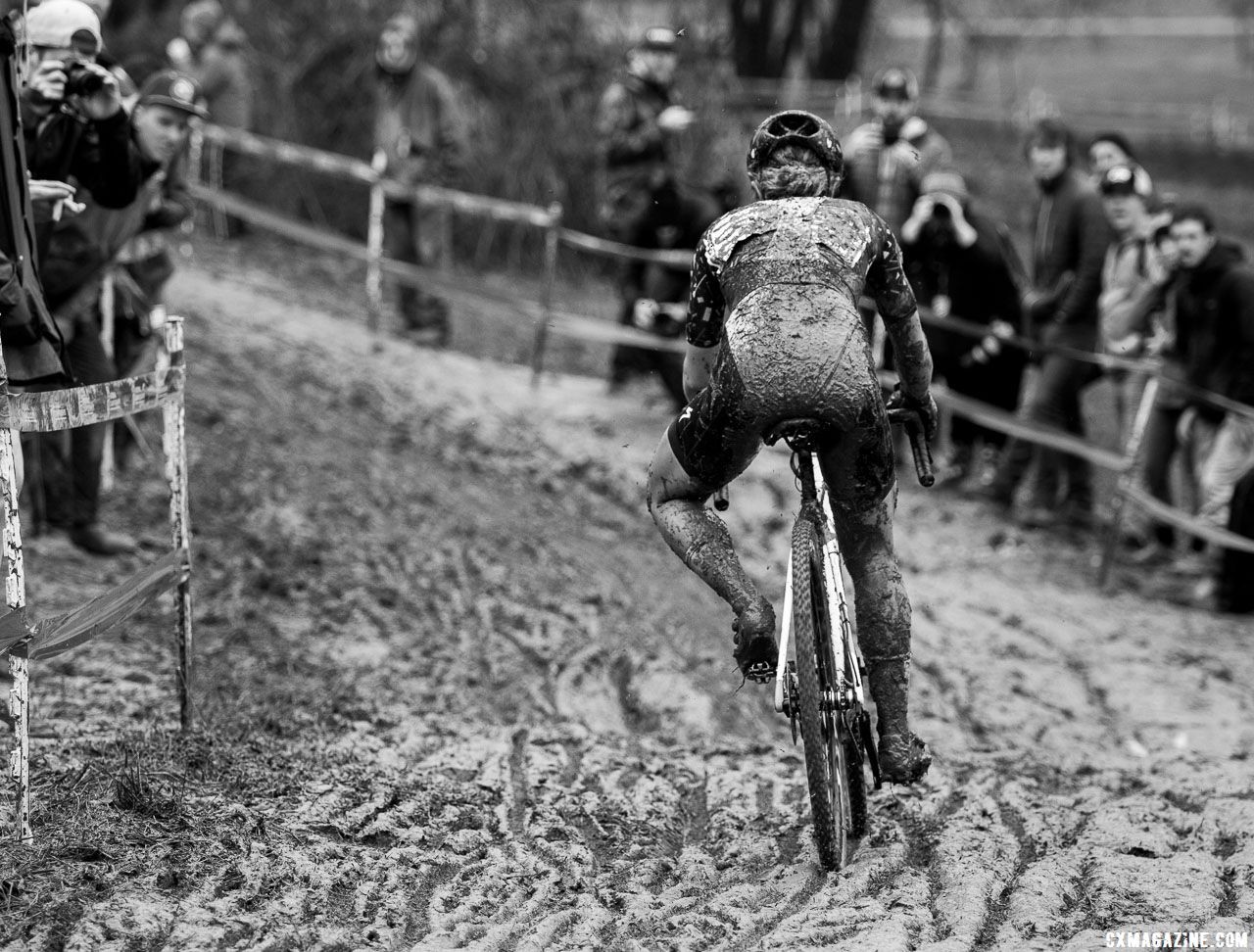 Mud hid even the brightest of costumes. Singlespeed Women. 2018 Cyclocross National Championships, Louisville, KY. © A. Yee / Cyclocross Magazine