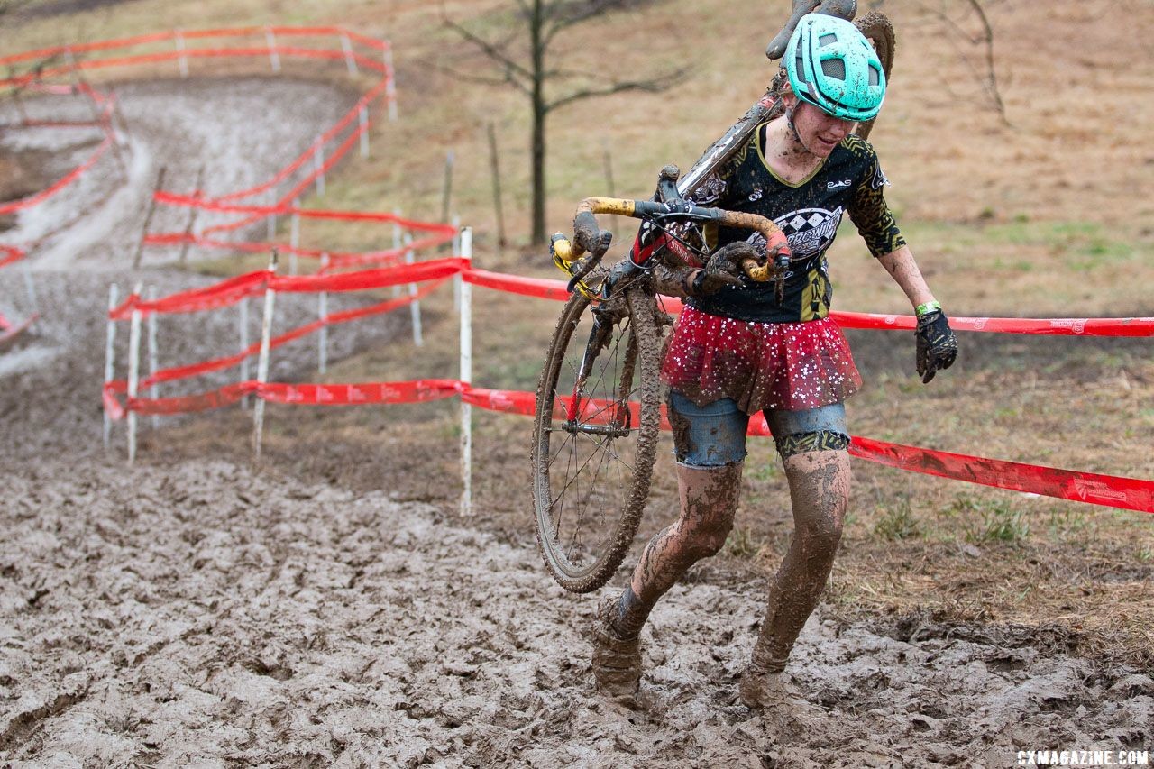 Singlespeed categories invite somewhat of a party atmosphere. Singlespeed Women. 2018 Cyclocross National Championships, Louisville, KY. © A. Yee / Cyclocross Magazine