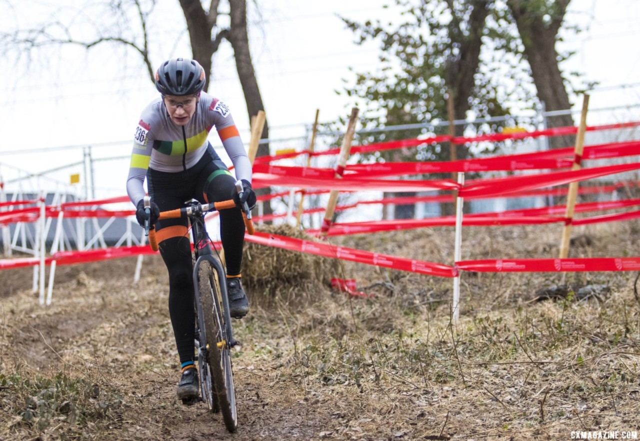 Julie Hunter drops down a descent. Masters Women 30-34. 2018 Cyclocross National Championships, Louisville, KY. © A. Yee / Cyclocross Magazine