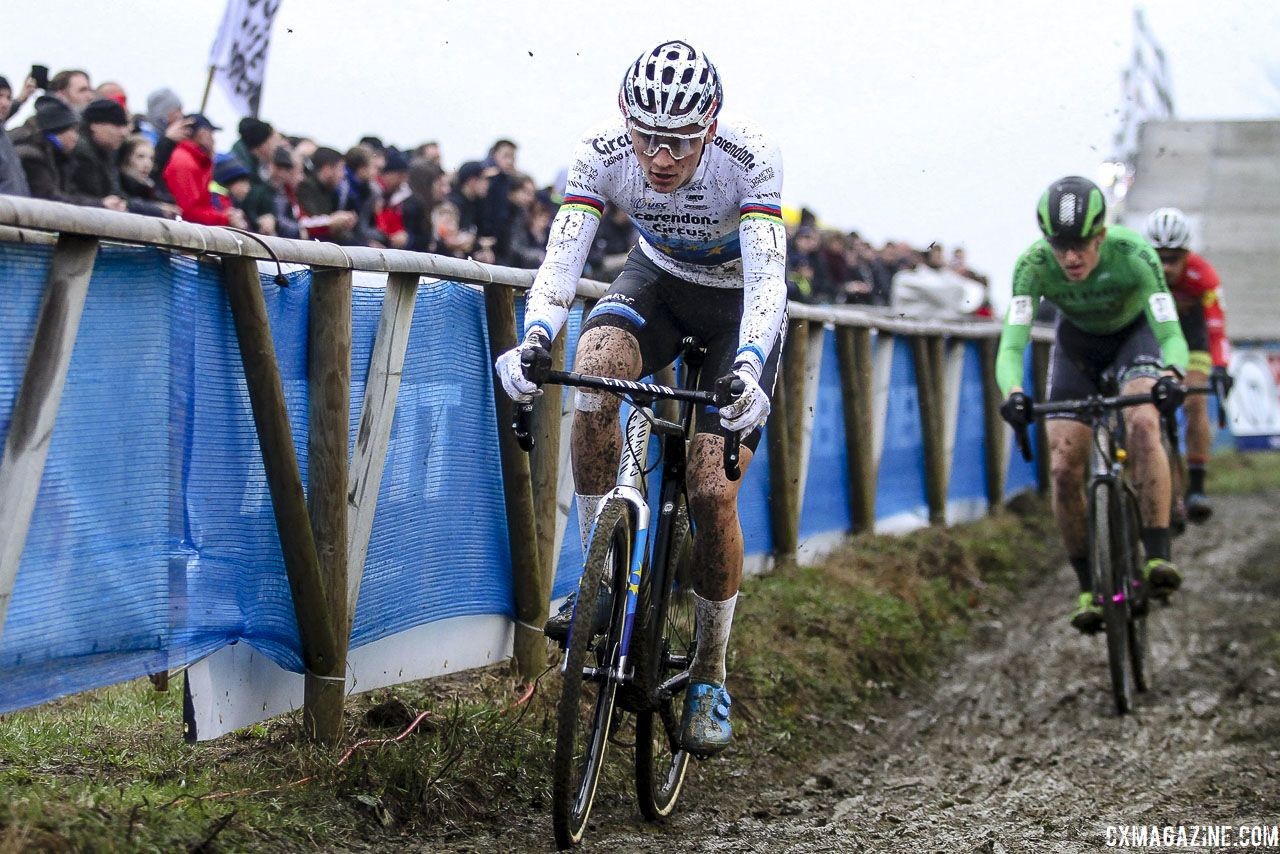 Some early troubles had Mathieu van der Poel chasing the leaders. He still ended up winning the race. 2019 GP Sven Nys, Baal. © B. Hazen / Cyclocross Magazine