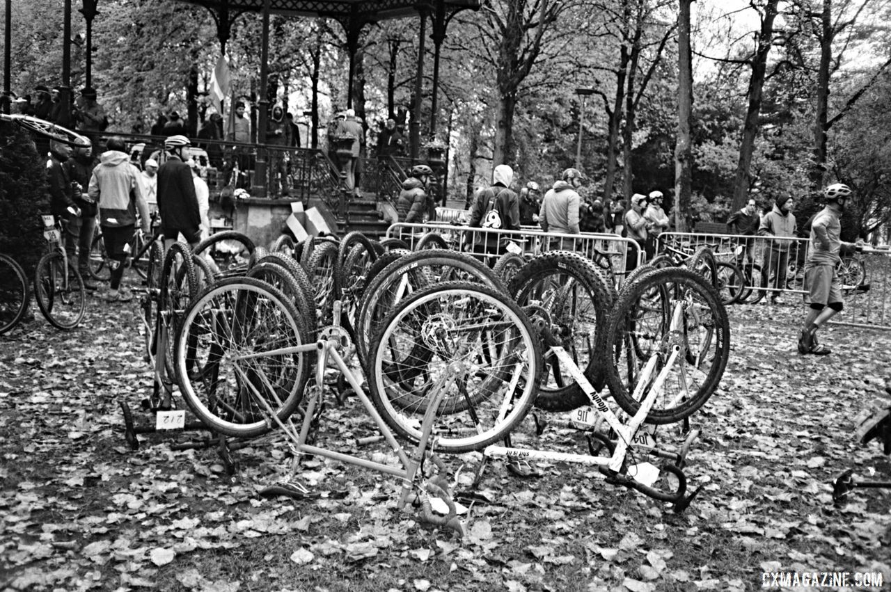 Big tires, skinny tires, they were all allowed at SSCXWC. 2018 Single Speed Cyclocross World Championships, Tournai, Belgium. © Anders Bendixen