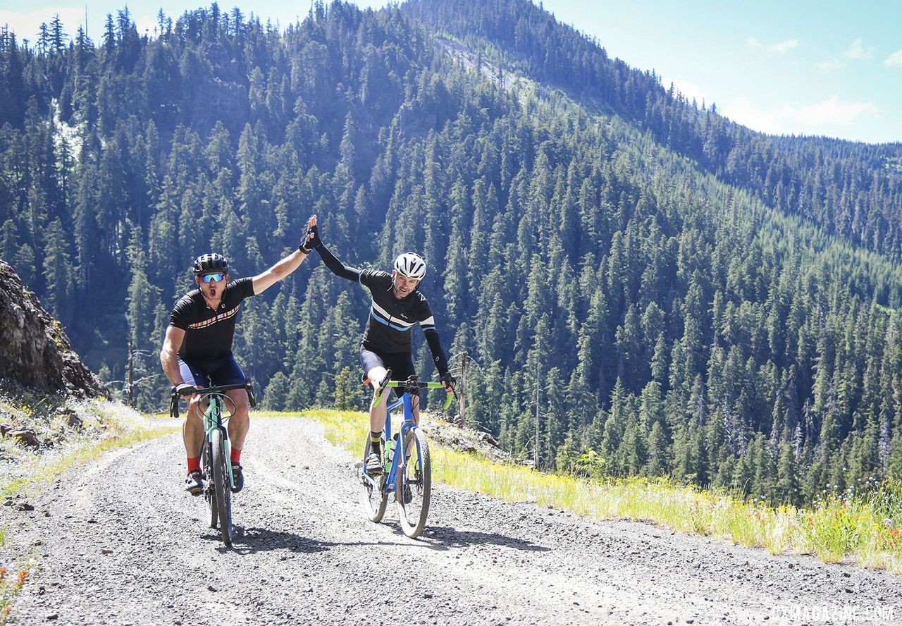 High fives. Nice! 2019 Oregon Trail Gravel Grinder. © Adam Lapierre