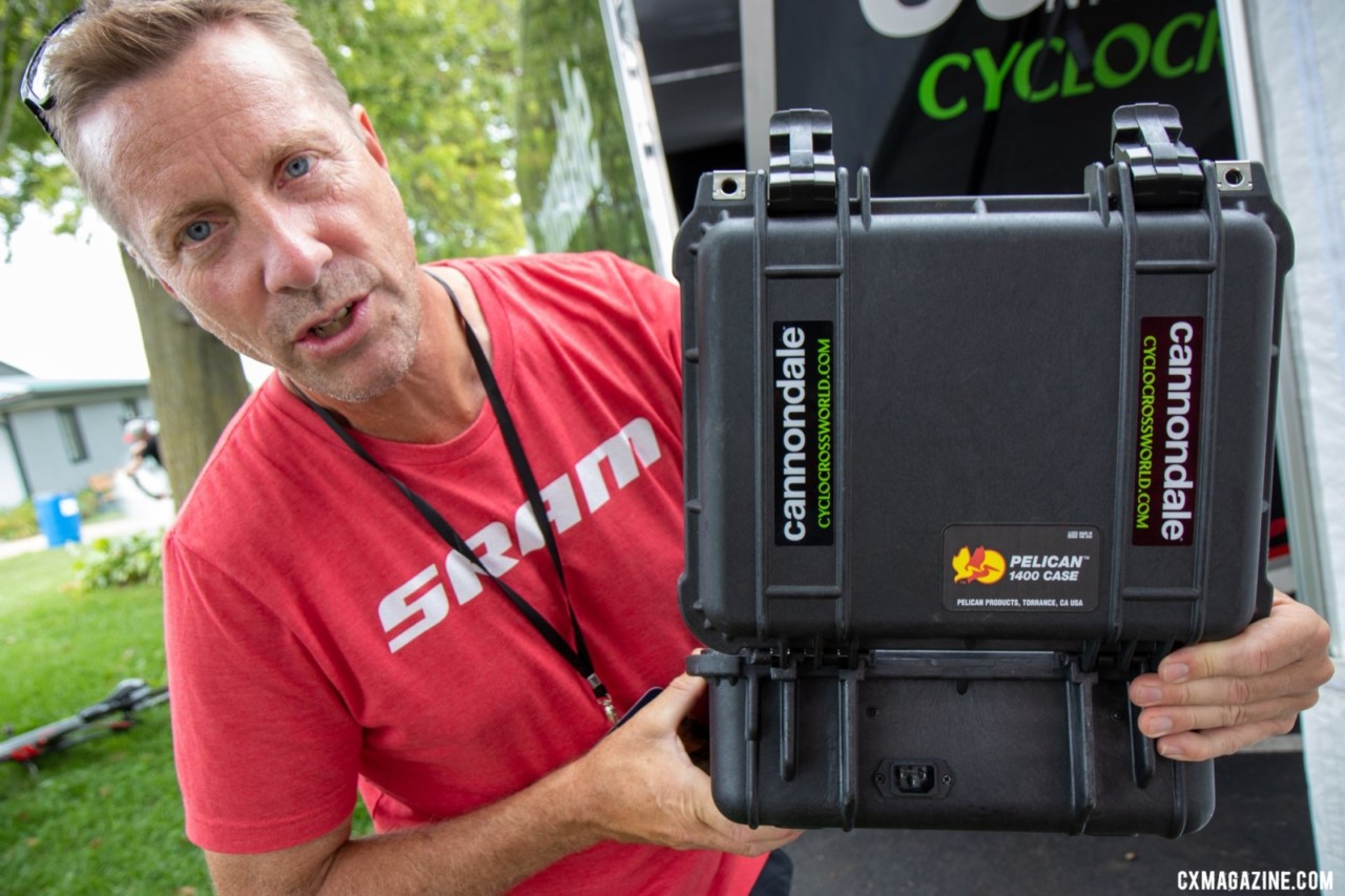 Stu Thorne shares some special team equipment. Stay tuned. 2019 Jingle Cross. © A. Yee / Cyclocross Magazine