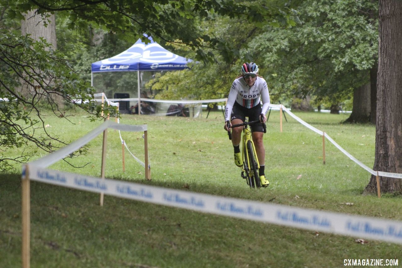 Australian Natalie Redmond is in the U.S. to continue her cyclocross season. 2019 Rochester Cyclocross Friday Pre-Ride. © Z. Schuster / Cyclocross Magazine