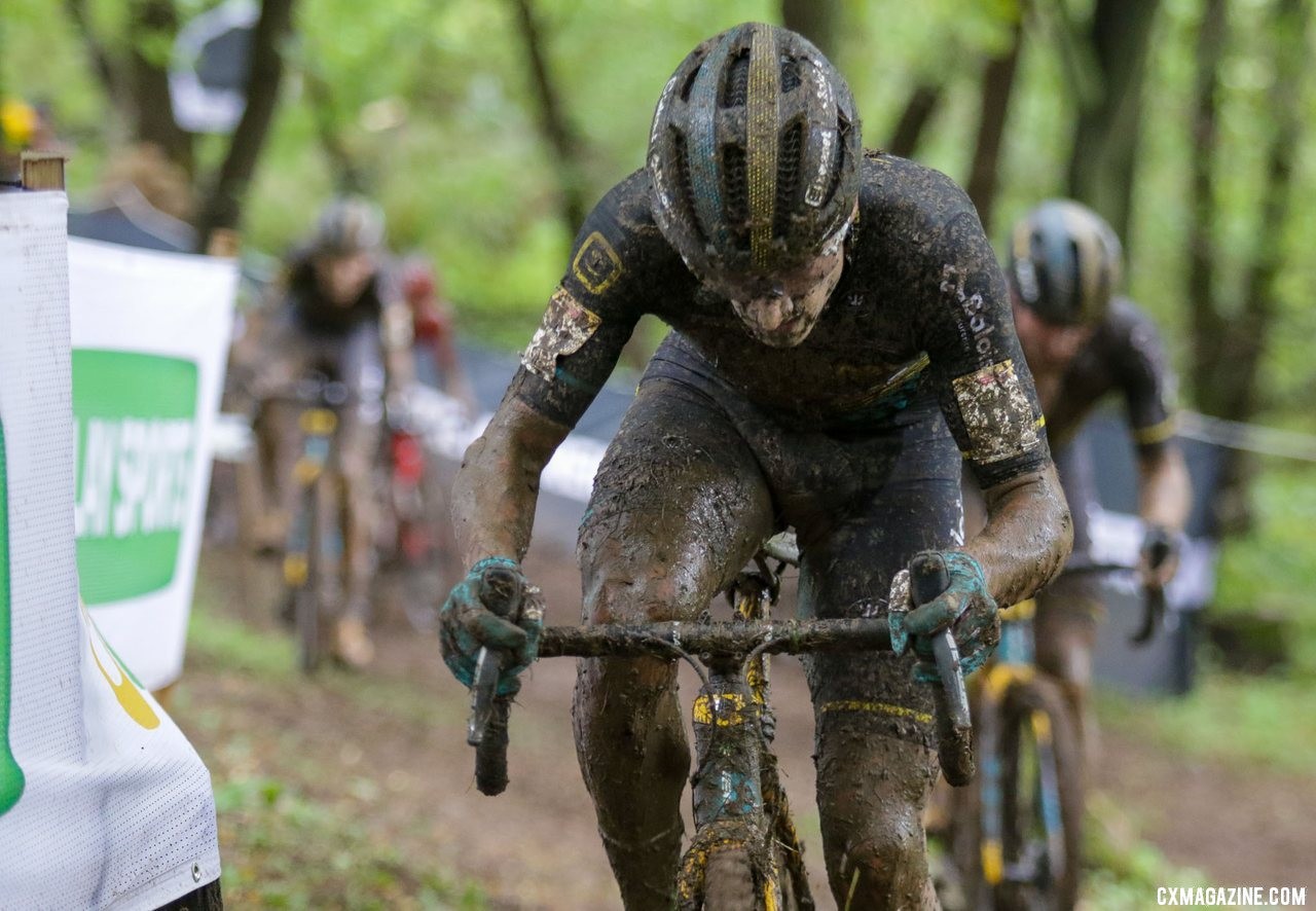 Quinten Hermans leads the Telenet Baloise chase train. 2019 World Cup Waterloo, Elite Men. © D. Mable / Cyclocross Magazine