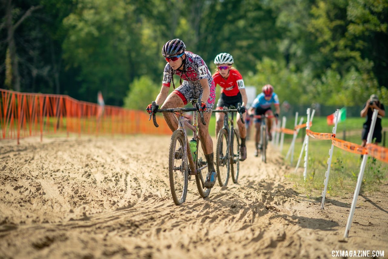 Sammi Runnels charges through the sand pit on Sunday. 2019 Jingle Cross Weekend. © Drew Coleman