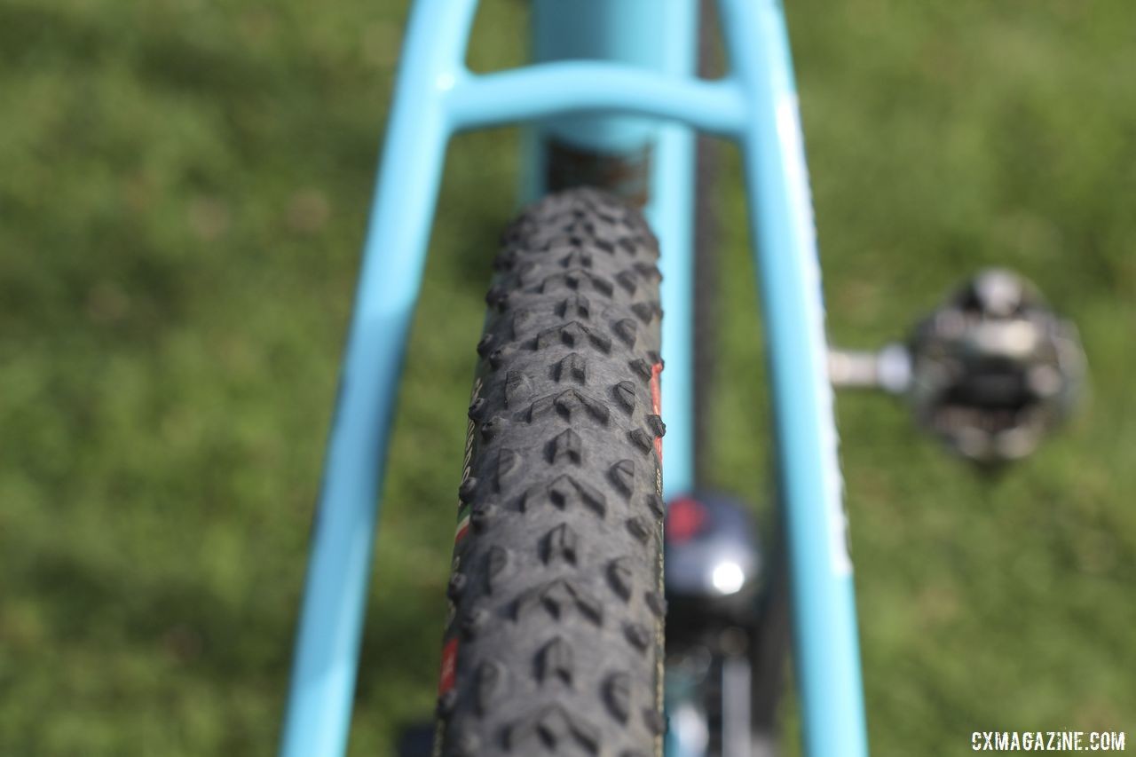 Challenge is a Team S&M CX sponsor this year. Honsinger had Grifo intermediate treads mounted for Day 2 in Rochester. Clara Honsinger's 2019/20 Kona Major Jake. © Z. Schuster / Cyclocross Magazine