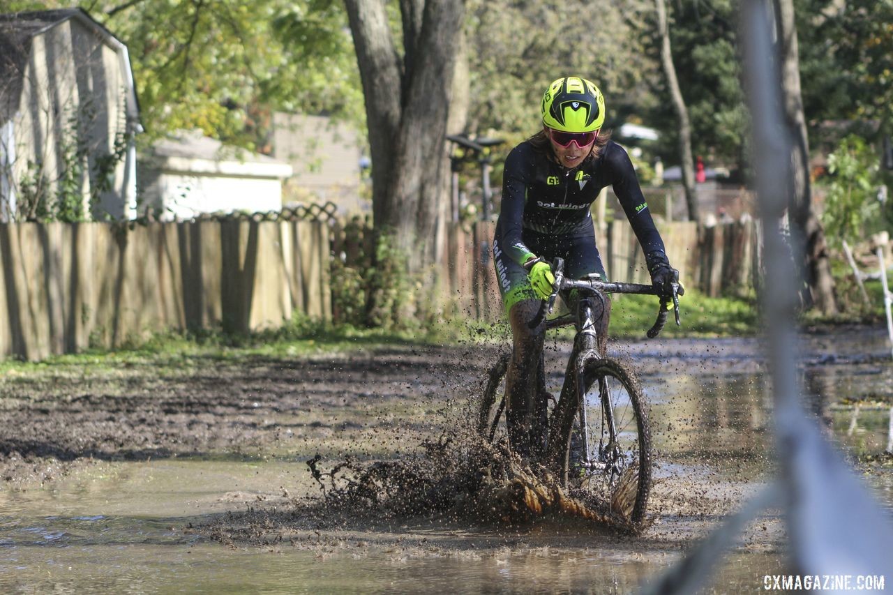 Kae Takeshita splashes her way through the water. 2019 Sunrise Park Cyclocross, Chicago Cross Cup. © Z. Schuster / Cyclocross Magazine