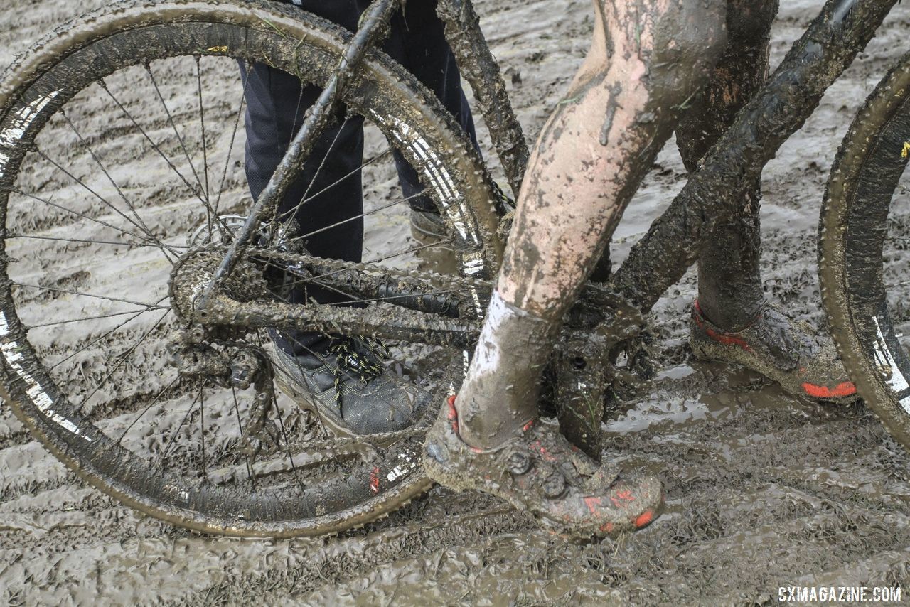 There was plenty of mud to go around at Ruddervoorde. 2019 Superprestige Ruddervoorde. © B. Hazen / Cyclocross Magazine