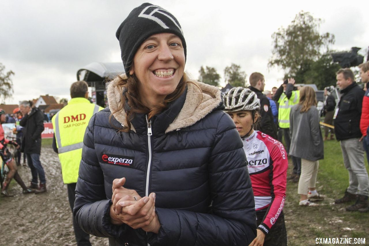 Helen Wyman, for one, appeared happy she did not have to race in the Ruddervoorde mud. 2019 Superprestige Ruddervoorde. © B. Hazen / Cyclocross Magazine