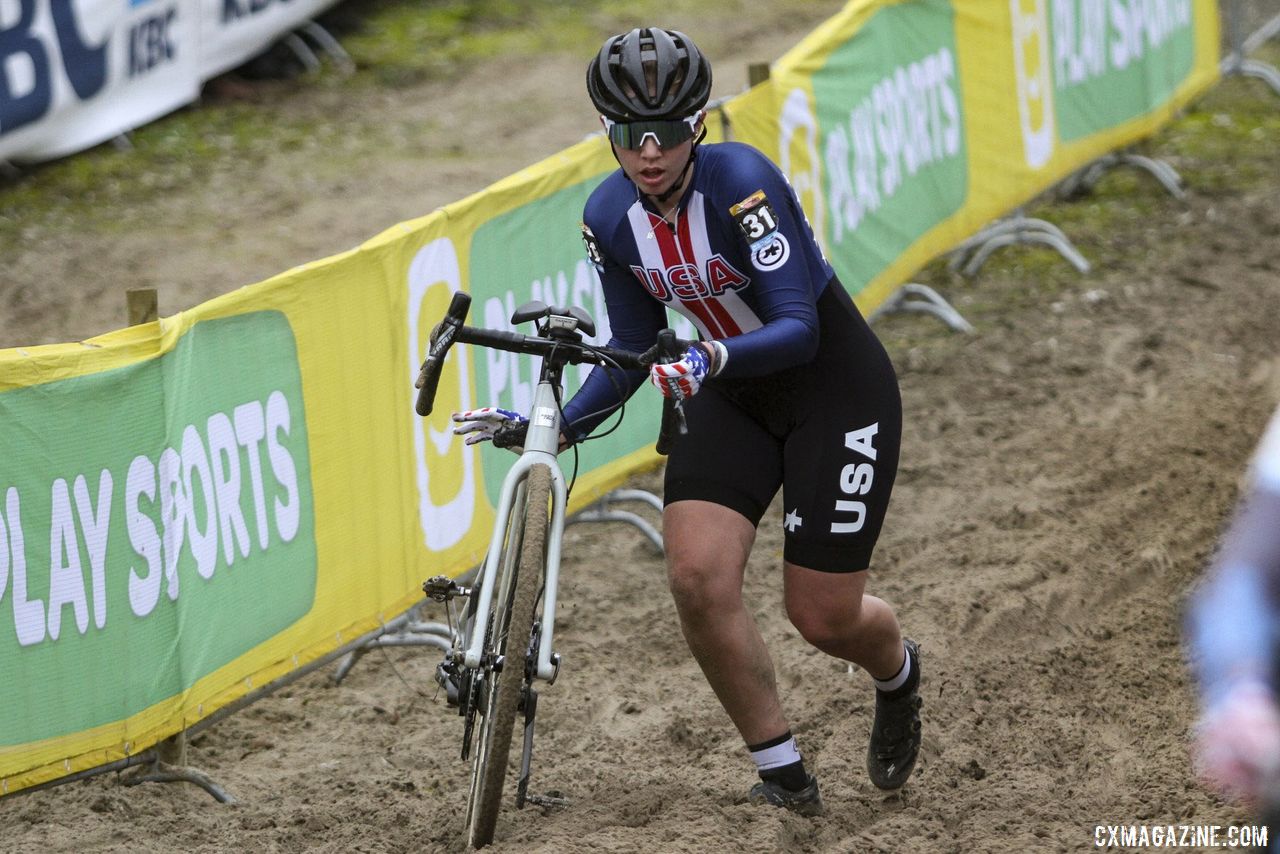 Abigail Yates finished 59th. 2019 World Cup Koksijde. © B. Hazen ...