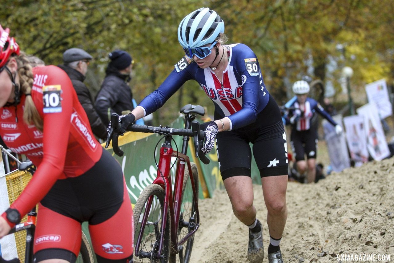 Katja Freeburn followed Sterre Vervloet. 2019 World Cup Koksijde. © B. Hazen / Cyclocross Magazine