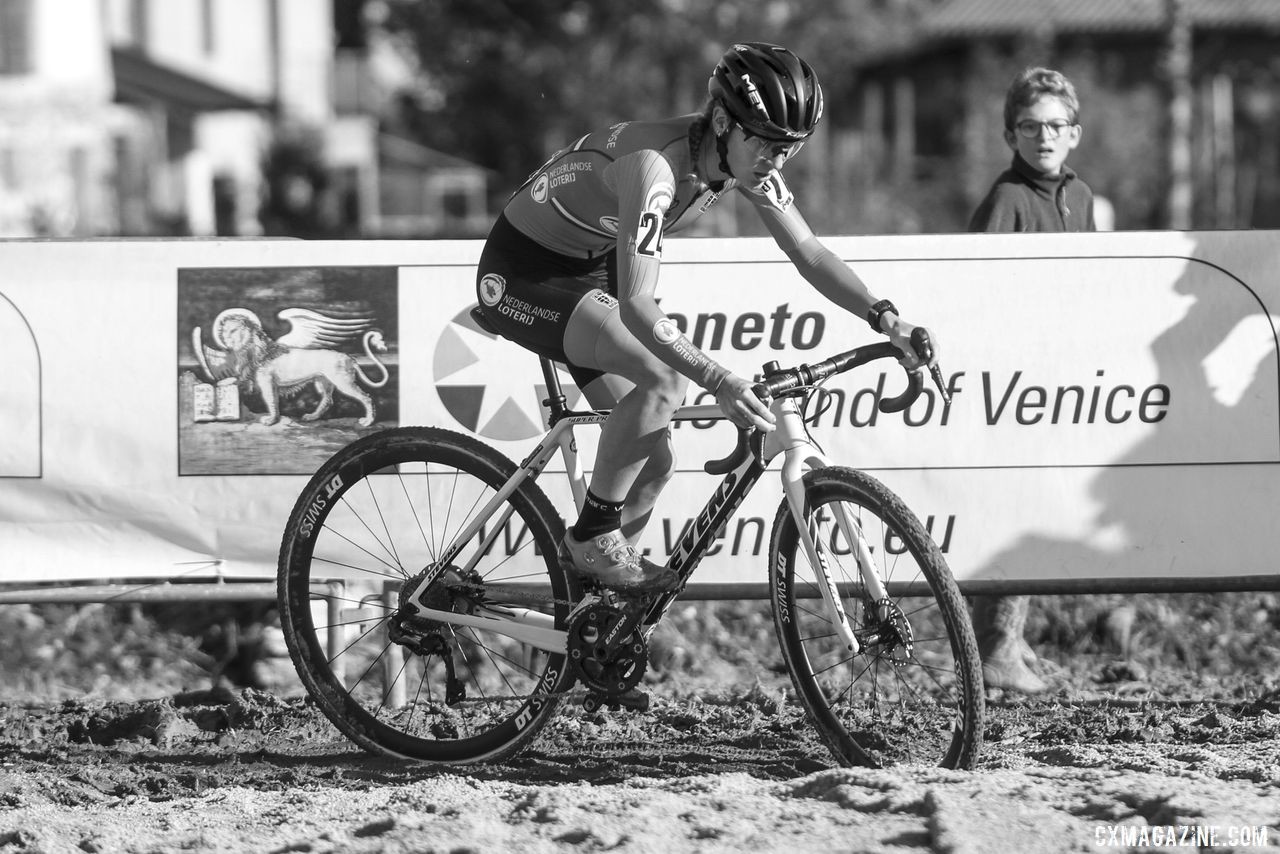 Yara Kastelijn navigates one of the muddy corners. 2019 European Cyclocross Championships, Silvelle, Italy. © B. Hazen / Cyclocross Magazine