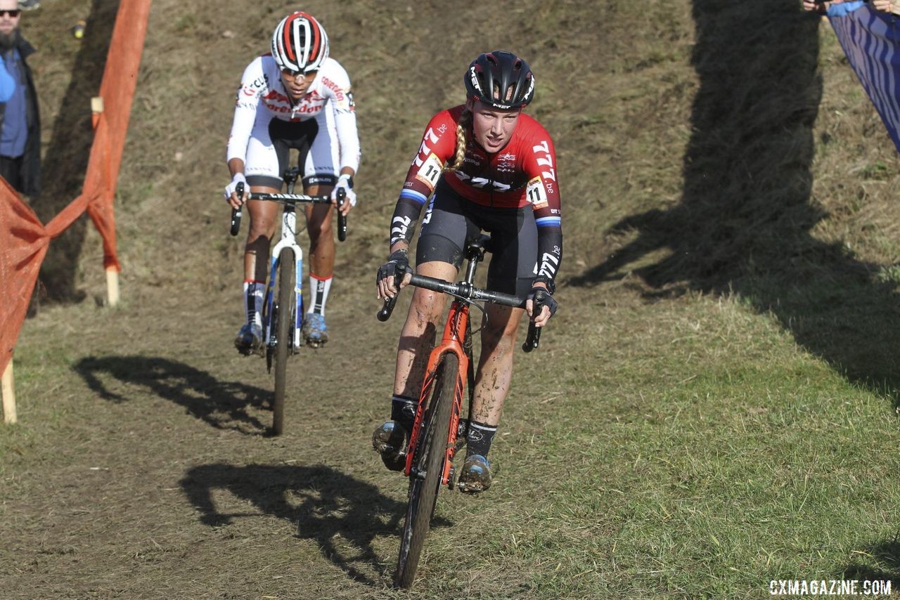 Once Annemarie Worst made the catch of Ceylin Alvarado, the two battled deep into the race. 2019 World Cup Tabor, Czech Republic. © B. Hazen / Cyclocross Magazine