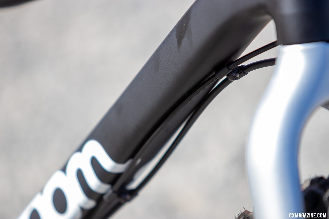 External routing keeps maintenance easy. Woom Off 5 24" bike review. © A. Yee / Cyclocross Magazine