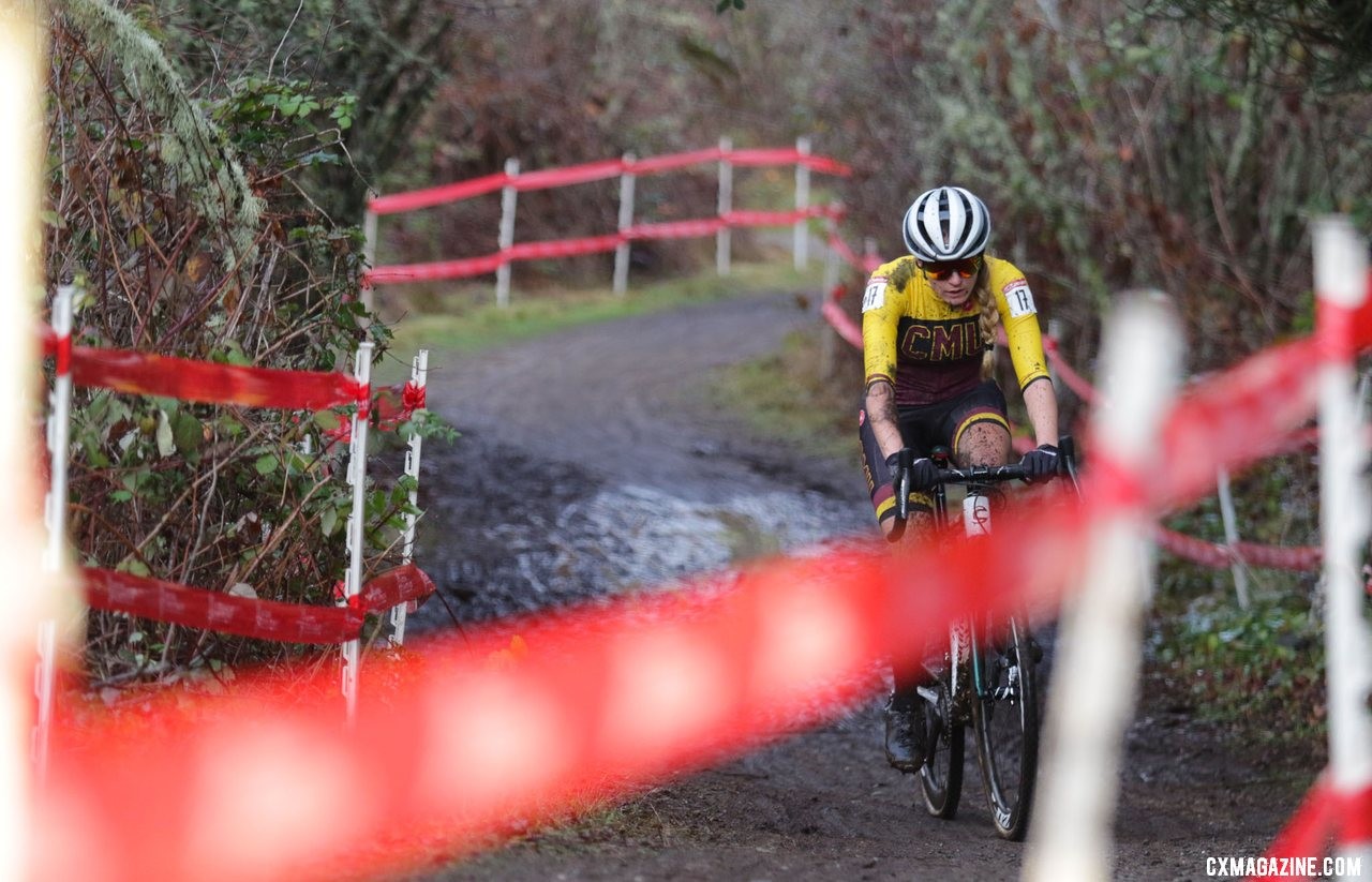 Katie Clouse rode most of the 50-minute race on her own. Collegiate Varsity Women. 2019 Cyclocross National Championships, Lakewood, WA. © D. Mable / Cyclocross Magazine