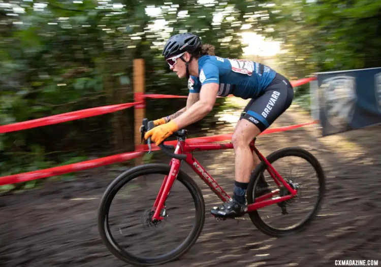 Hannah Arensman bombs the downhill in pursuit of a bronze medal. Collegiate Varsity Women. 2019 Cyclocross National Championships, Lakewood, WA. © A. Yee / Cyclocross Magazine