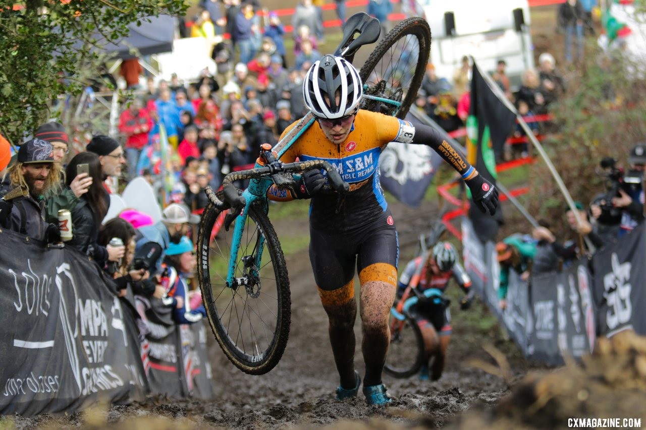 Clara Honsinger used her running to help hold Fahringer's challenge off. Elite Women. 2019 Cyclocross National Championships, Lakewood, WA. © D. Mable / Cyclocross Magazine