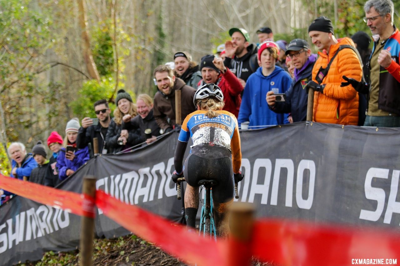 Local fans gathered at the descents to cheer Honsinger on. Elite Women. 2019 Cyclocross National Championships, Lakewood, WA. © D. Mable / Cyclocross Magazine