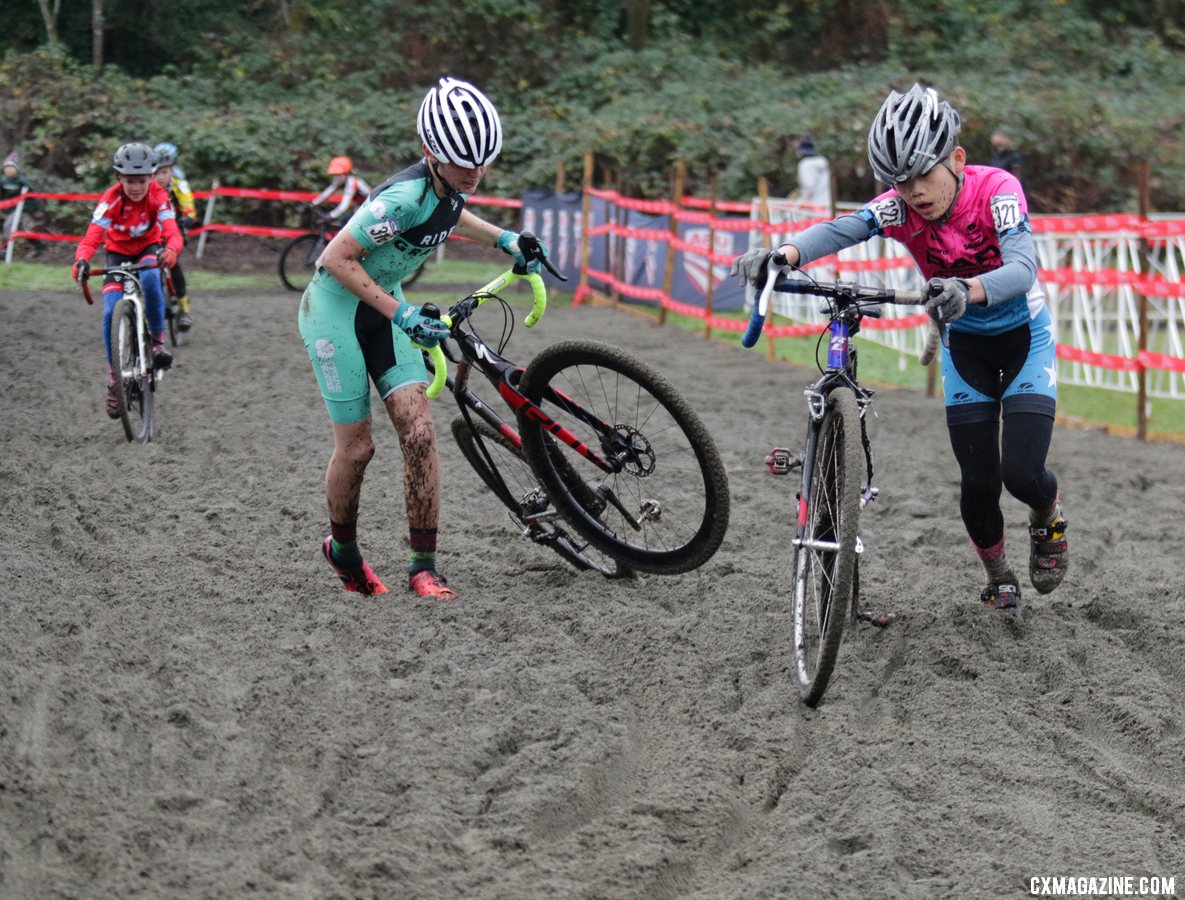 This Northwest sand is loose and difficult to ride through. Junior Men 11-12. 2019 Cyclocross National Championships, Lakewood, WA. © D. Mable / Cyclocross Magazine