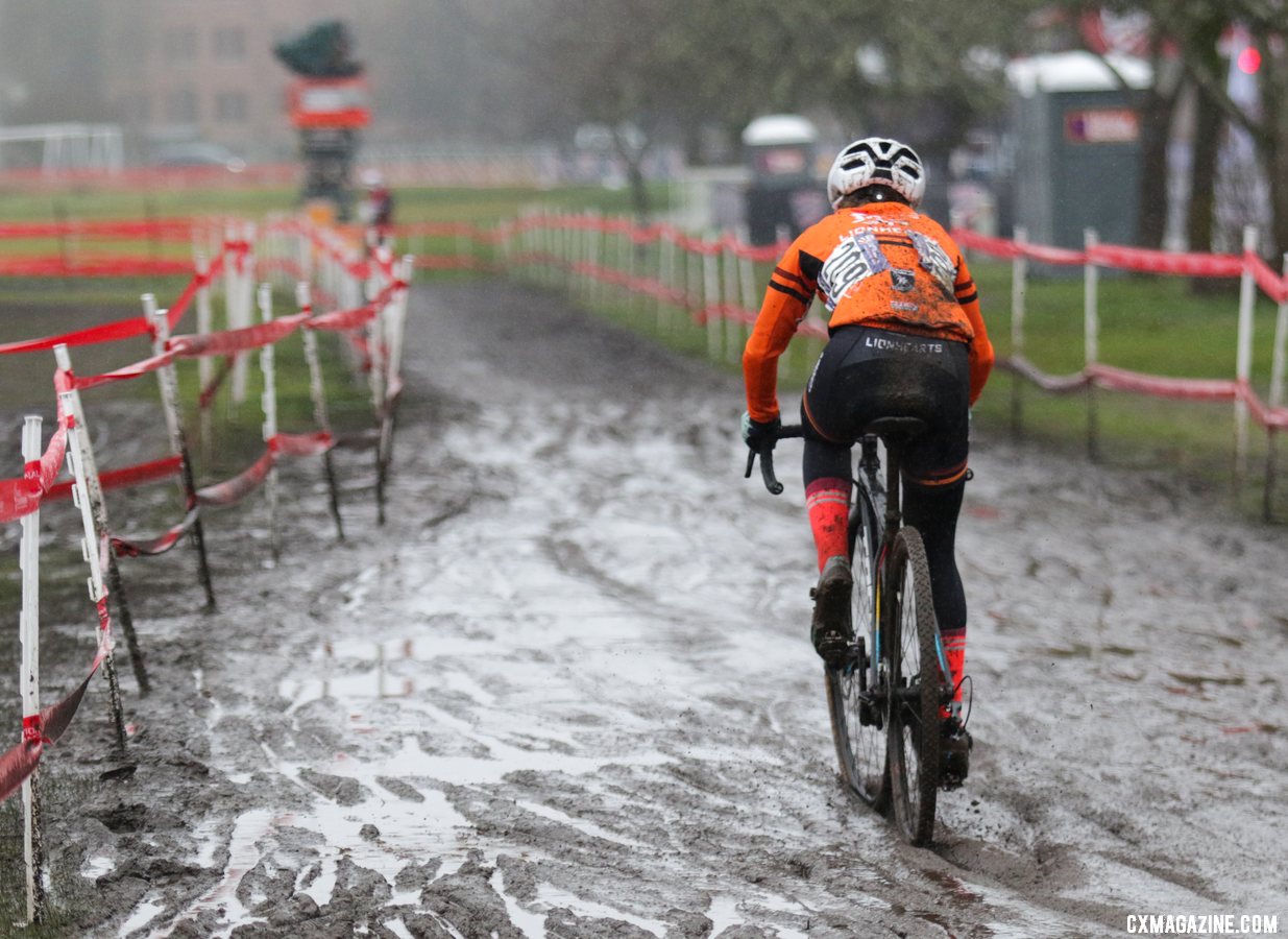 Dahlia Kissel chases through the sloppy mud on her way to a silver medal. Junior Women 13-14. 2019 Cyclocross National Championships, Lakewood, WA. © D. Mable / Cyclocross Magazine