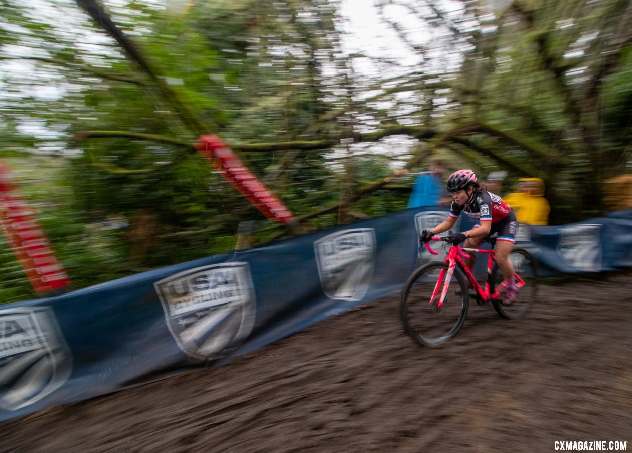 Eire Chen bombed the steep Disco-drop descent on the first lap. Junior Women 13-14. 2019 Cyclocross National Championships, Lakewood, WA. © A. Yee / Cyclocross Magazine